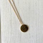 Médaille gravée avec Cricut